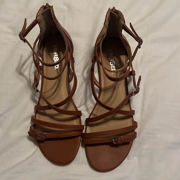 Unr8ed Size 11 Sandals - Picture 2 of 5